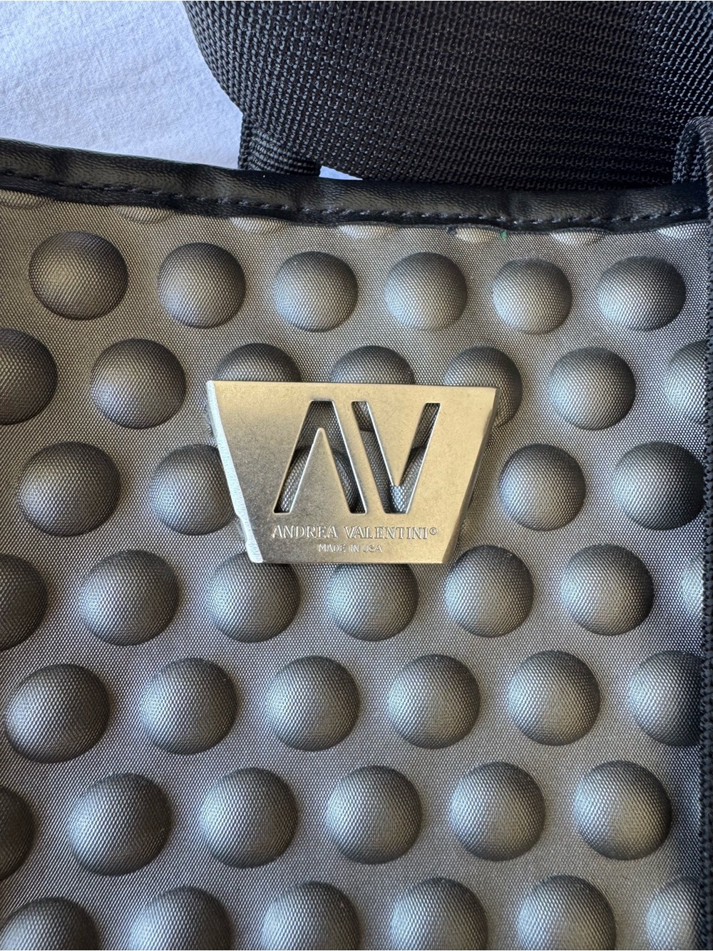 Andrea valentini Textured Bubble Tote Bag in Olive Gray - Picture 6 of 6